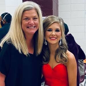 Meet your Posher, Laura